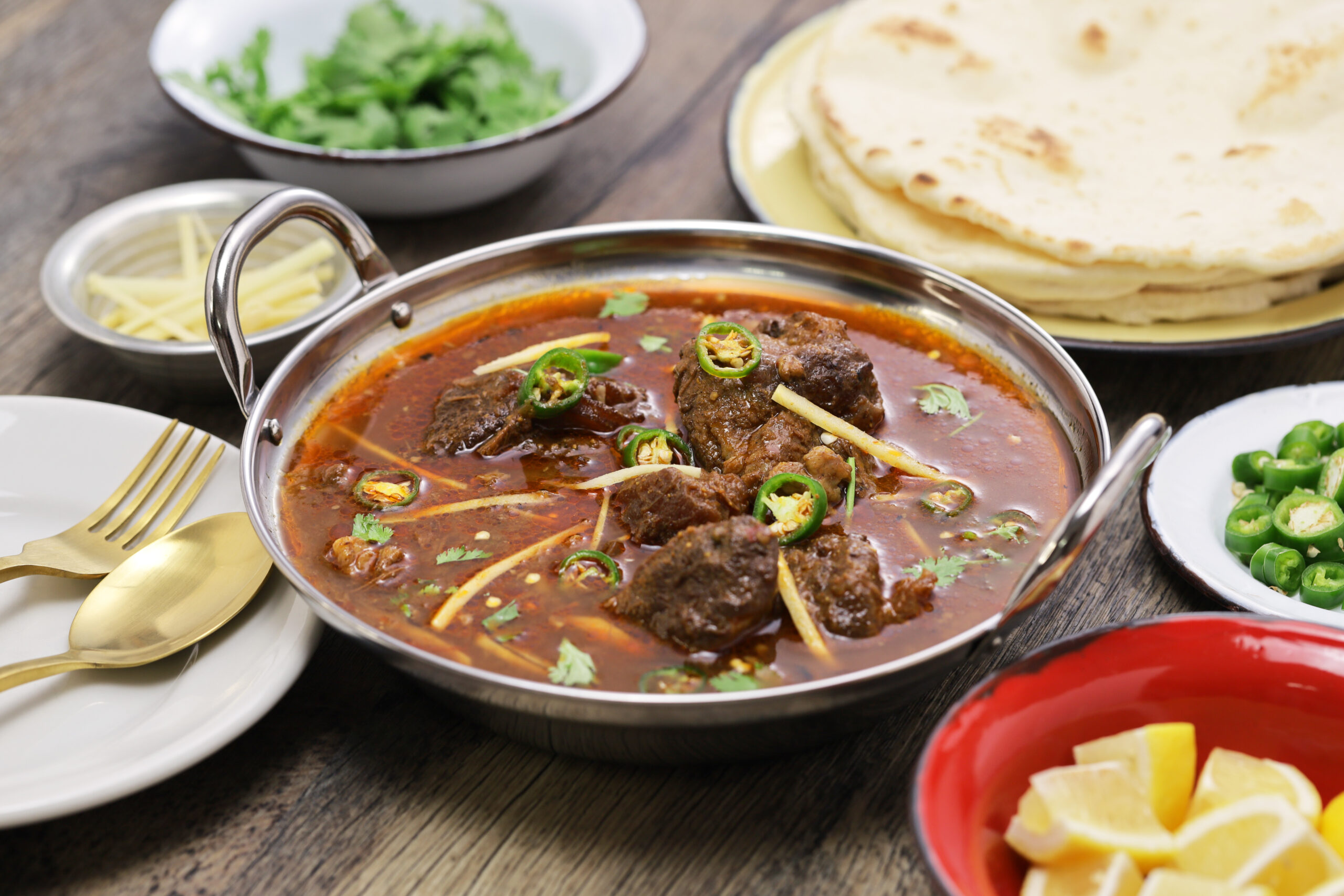 5 Spots to enjoy Nihari in Lahore