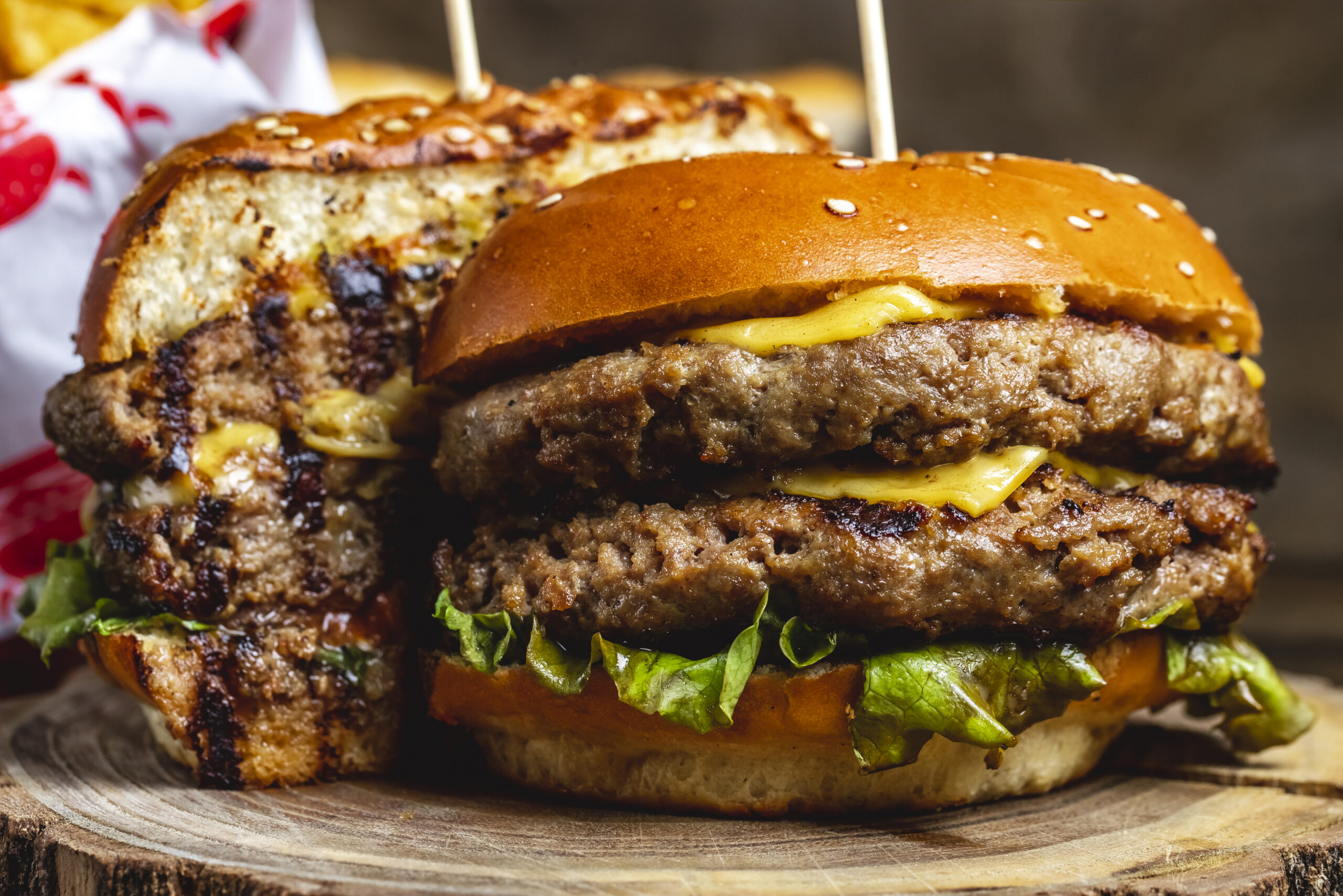 9 Juicy Beef Burgers to Try in Karachi 