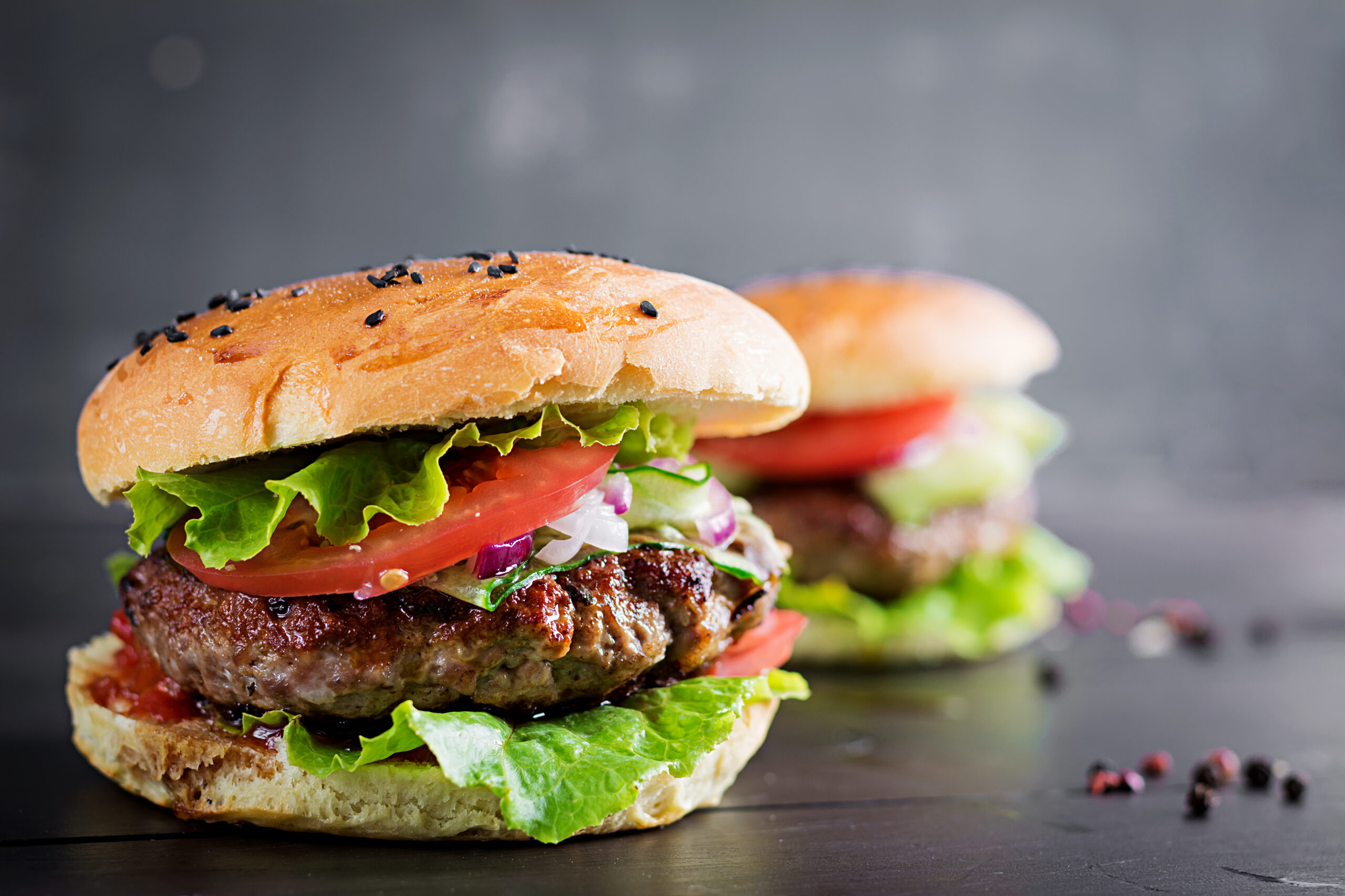 Enjoy a Classic Juicy Beef Burger at Home - pakistanfoodportal.com